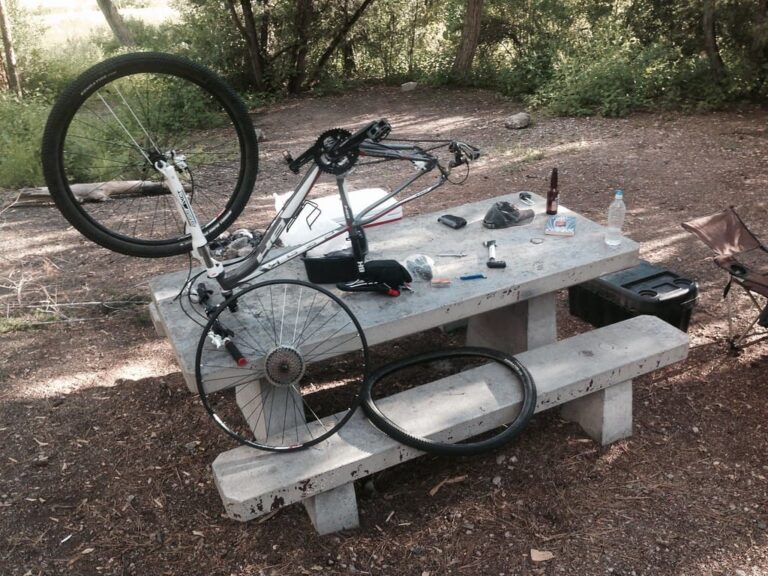 COMO PARCHAR UNA LLANTA DE BICICLETA Materiales Y Pasos